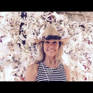 Meet your Posher, Lee